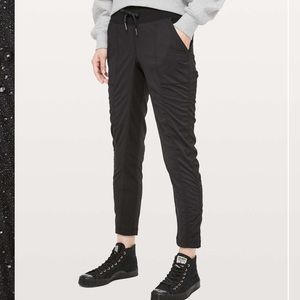 Lululemon Street To Studio Pant II *Unlined 28" Black size 14